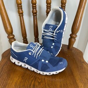 On Cloud Women's Blue and White Athletic Shoes